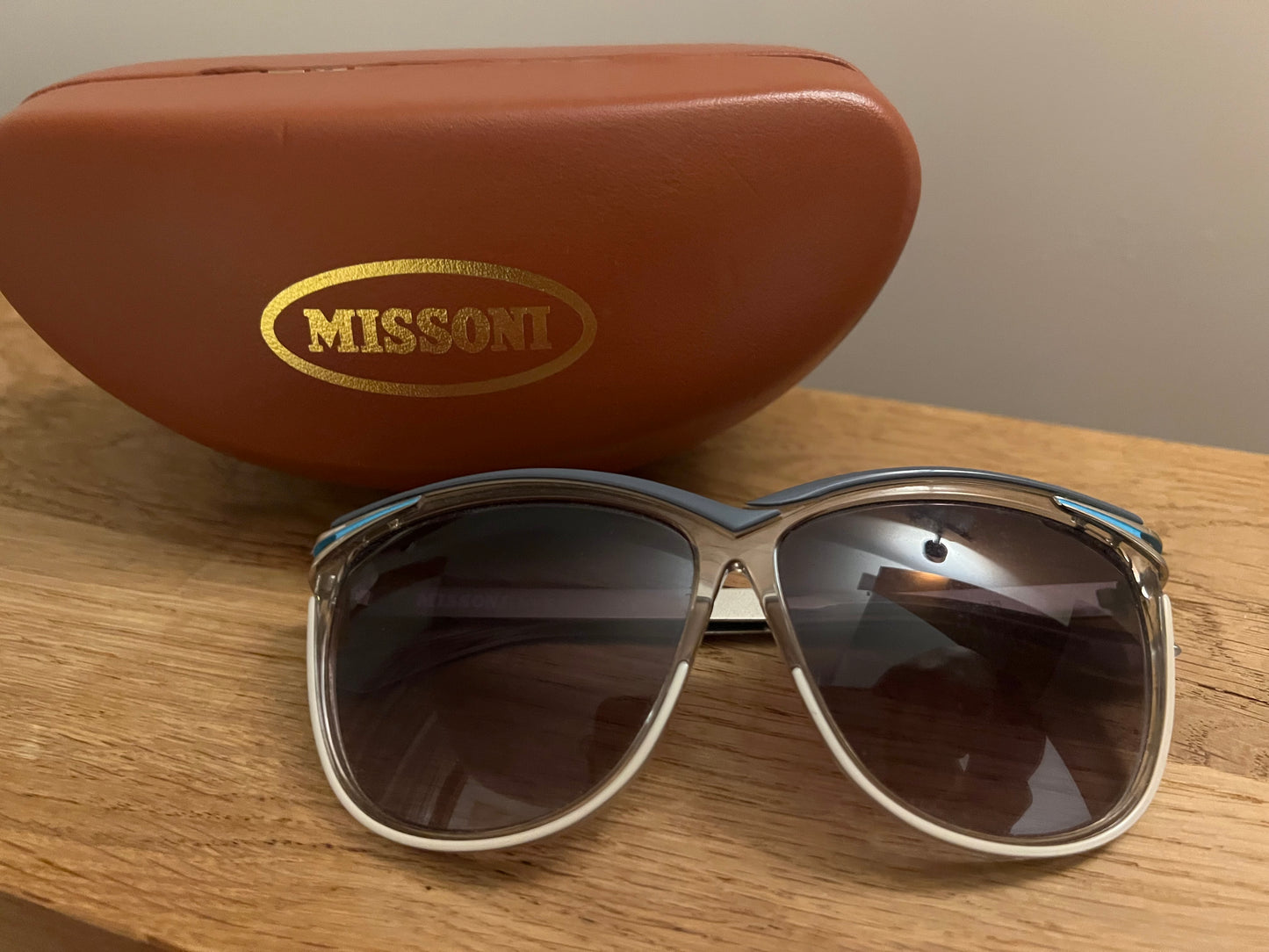Missoni - zonnebril met case - grijs-blauw