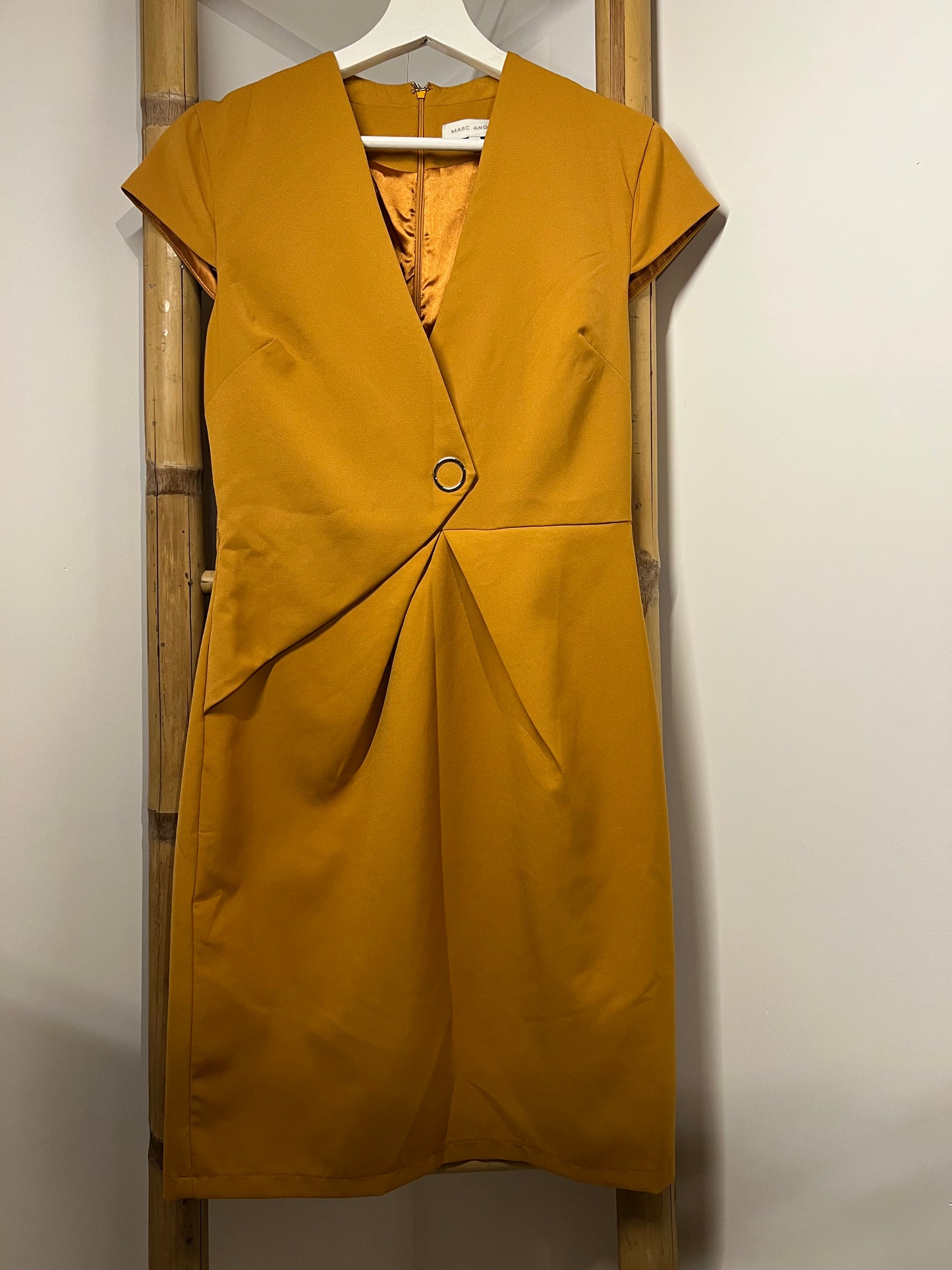 Marc Angelo - nette mouwloze jurk - mosterdgeel - 38